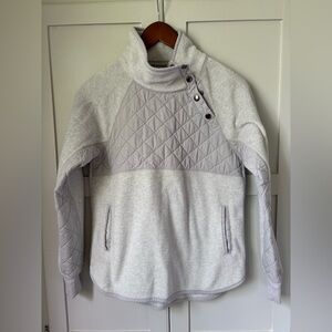 Abercrombie Gray Quilted Pullover Sweater